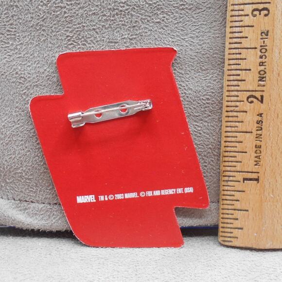 Vintage 2003 Marvel DareDevil Promo Pin featuring Elektra (Jennifer Gardner) - Picture 3 of 3